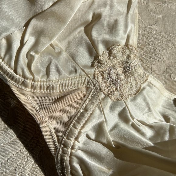 Vintage Edith Lances Minimizing Hand Sewn Bra In Cream Nude - Picture 10 of 13